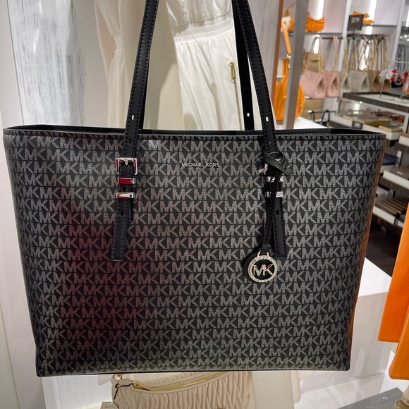 MICHAEL KORS Quinn Large EW Top Zip Metallic Signature Logo Tote Bag
Black 
NWT - Picture 15 of 16